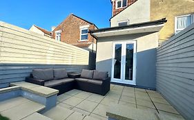 Open Mind Property - 6 Luxury Bedrooms With Free Parking