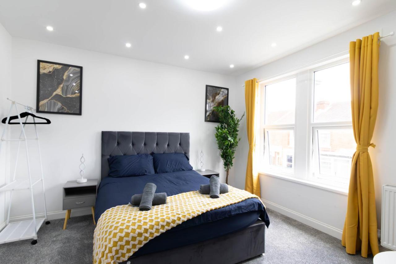 Open Mind Property - 6 Luxury Bedrooms With Free Parking Portsmouth Extérieur photo