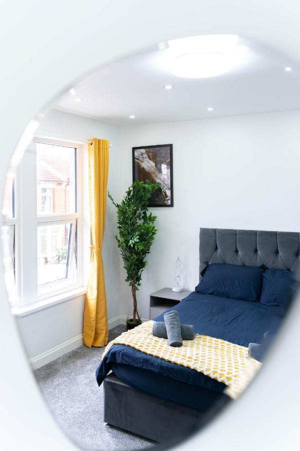 Open Mind Property - 6 Luxury Bedrooms With Free Parking Portsmouth Extérieur photo